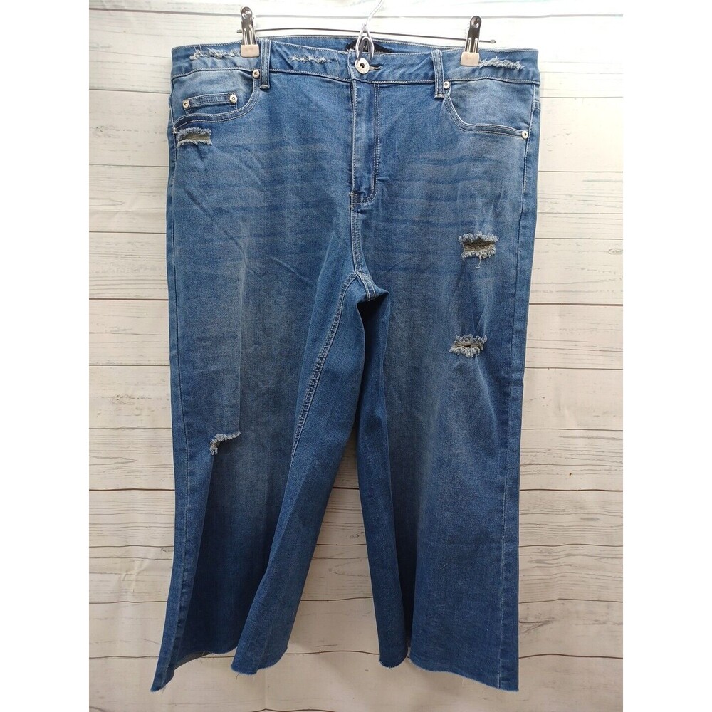 Ashley Stewart Capri Blue Jeans Denim Distressed Sz 18 NWT $49.50 Stretch